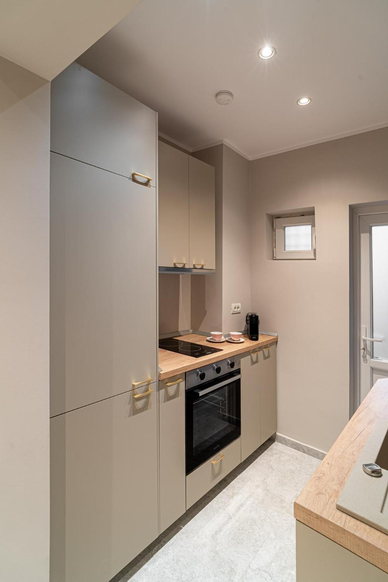 Stunning 2br With Balcony On Piata Universitatii * Bukarest
