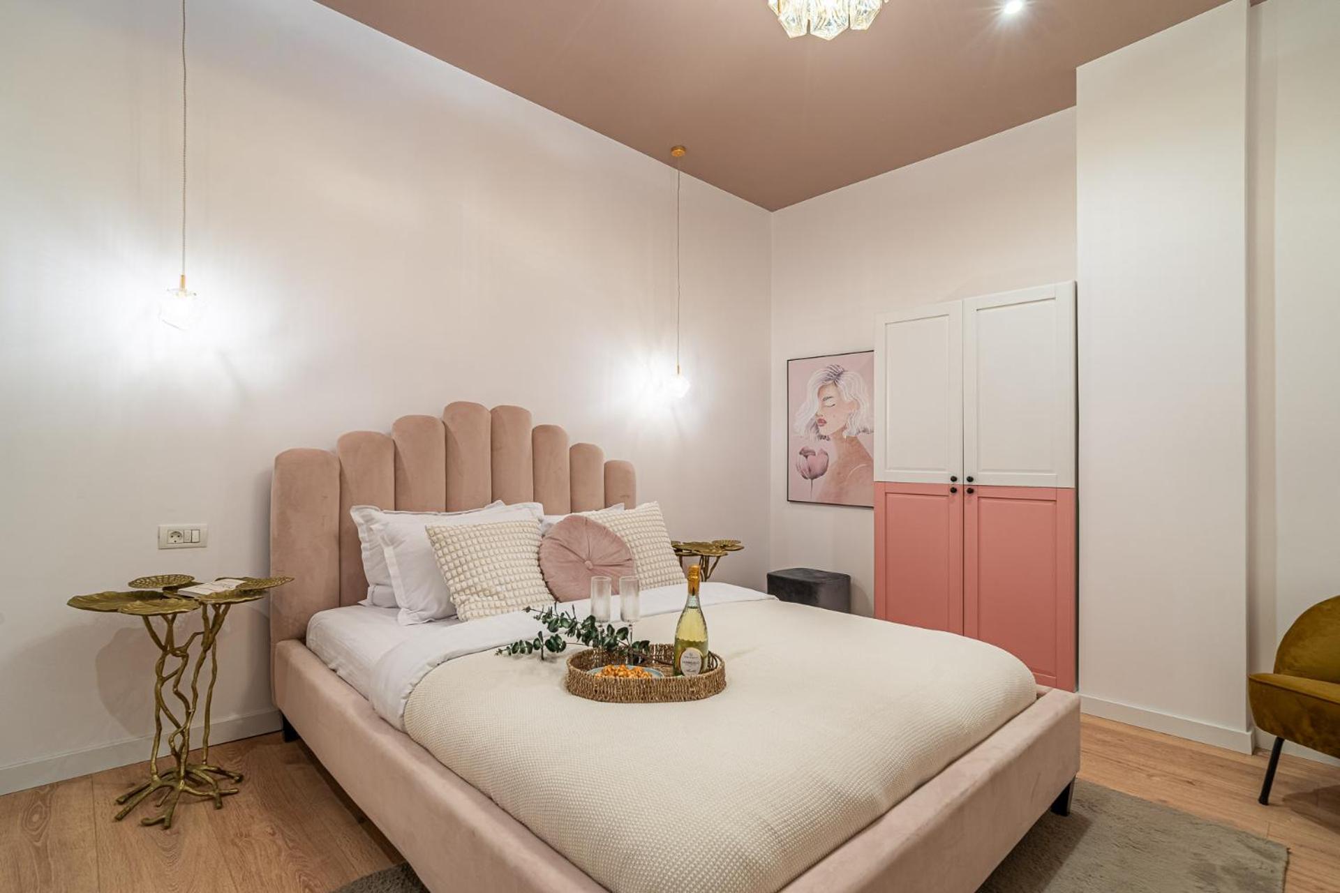 Apartment Stunning 2br With Balcony On Piata Universitatii Bukarest