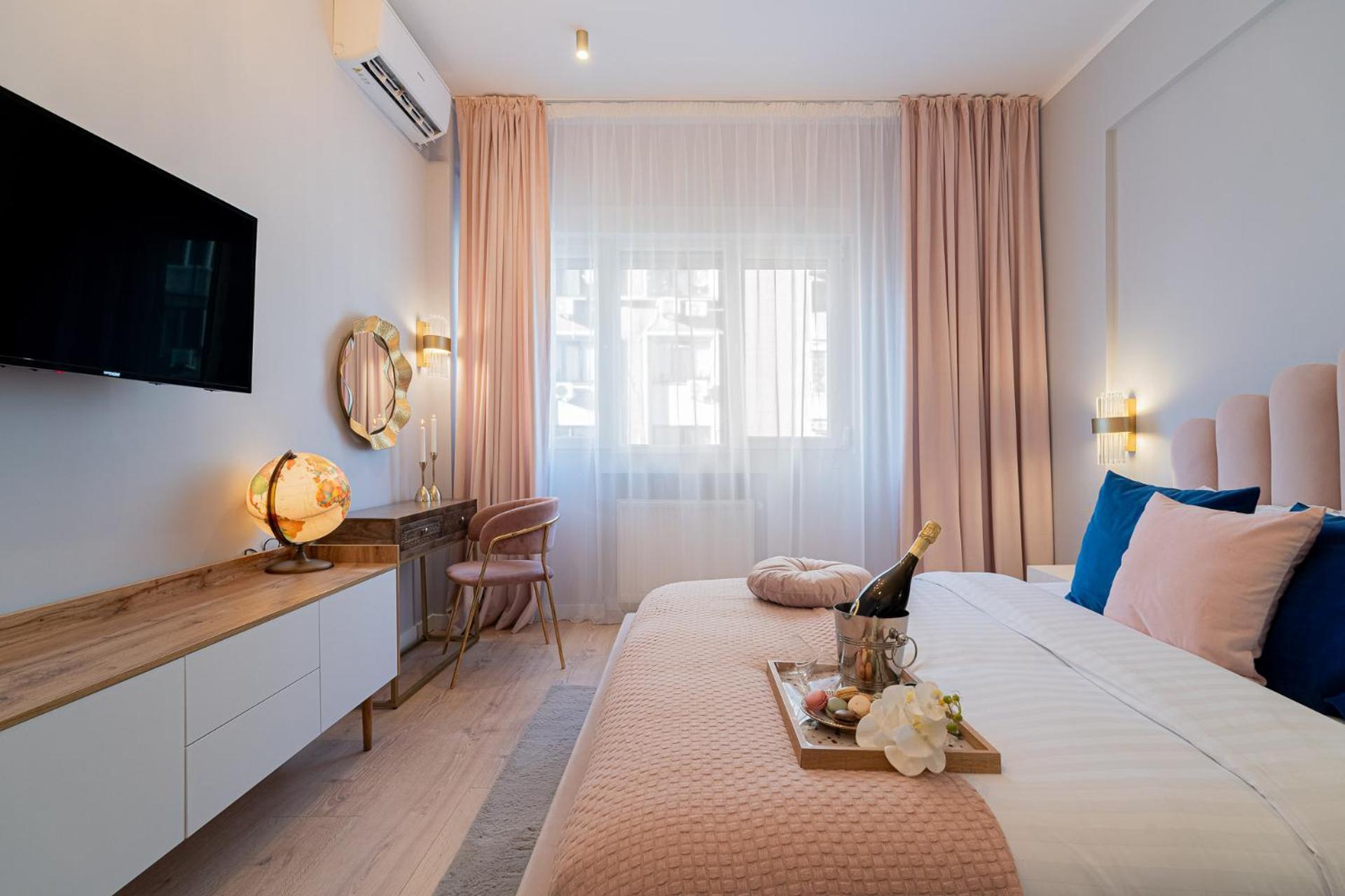 Stunning 2br With Balcony On Piata Universitatii Apartment